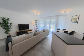 Luminous 2-Bed Apartment with Spacious Terrace RSC70-GF